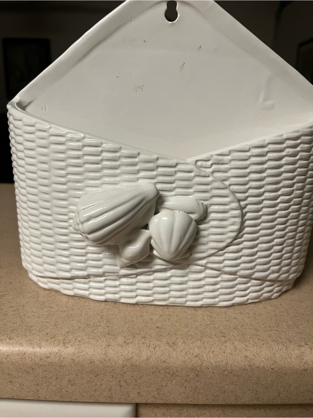 Nantucket Ceramic Pottery Coastal Nautical Shell Basket Wall Pocket - Picture 6 of 8